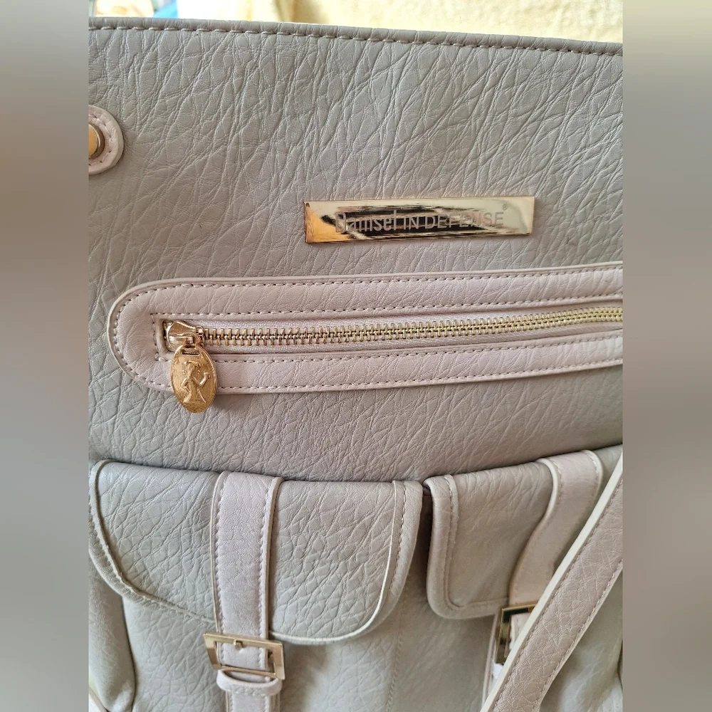 Damsel in Defense Concealment Jemma Bag in Taupe with Pink Interior NWT